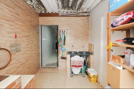 Casa à venda com 130m², 5 quartos e 2 vagas Casa à venda com 130m², 5 quartos e 2 vagasÁrea de Serviço