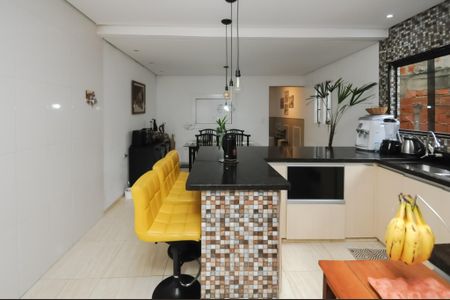 Casa à venda com 130m², 5 quartos e 2 vagas Casa à venda com 130m², 5 quartos e 2 vagasCozinha