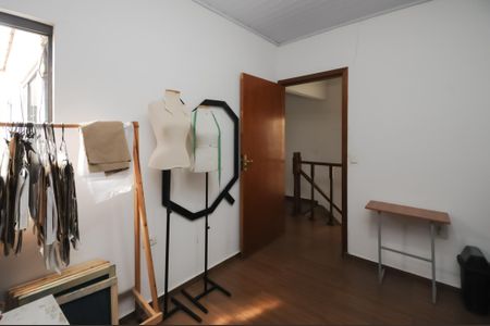 Casa à venda com 130m², 5 quartos e 2 vagas Casa à venda com 130m², 5 quartos e 2 vagasQuarto 1