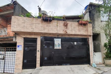 Casa à venda com 130m², 5 quartos e 2 vagas Casa à venda com 130m², 5 quartos e 2 vagasFachada