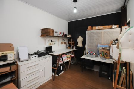 Casa à venda com 130m², 5 quartos e 2 vagas Casa à venda com 130m², 5 quartos e 2 vagasQuarto 1