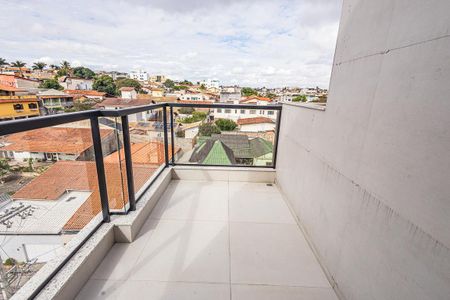 Apartamento à venda com 180m², 3 quartos e 4 vagasVaranda