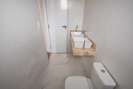 Apartamento à venda com 190m², 3 quartos e 4 vagas Apartamento à venda com 190m², 3 quartos e 4 vagasBanheiro Suíte