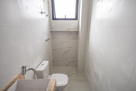 Apartamento à venda com 190m², 3 quartos e 4 vagas Apartamento à venda com 190m², 3 quartos e 4 vagasBanheiro Suíte