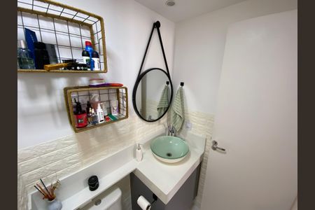Apartamento à venda com 59m², 2 quartos e 1 vaga Apartamento à venda com 59m², 2 quartos e 1 vagaBanheiro da Suíte