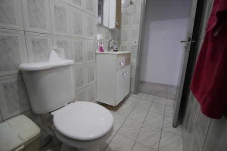 Casa à venda com 176m², 3 quartos e 2 vagasBanheiro 2