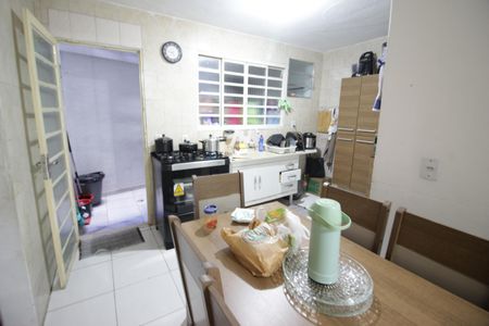 Casa à venda com 176m², 3 quartos e 2 vagasCozinha 1