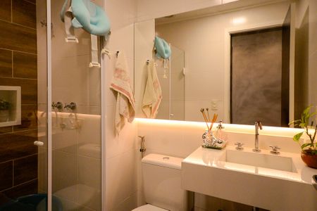 Apartamento à venda com 67m², 2 quartos e 1 vaga Apartamento à venda com 67m², 2 quartos e 1 vagaBanheiro Social