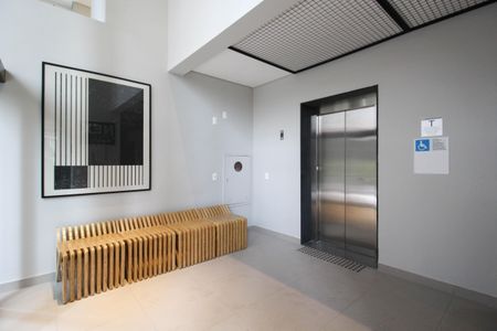 Apartamento à venda com 27m², 1 quarto e sem vaga Apartamento à venda com 27m², 1 quarto e sem vagaHall