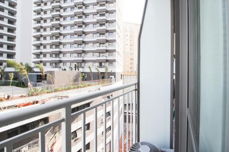 Apartamento à venda com 27m², 1 quarto e sem vaga Apartamento à venda com 27m², 1 quarto e sem vagaVaranda