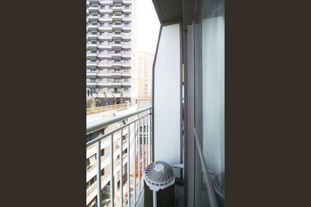 Apartamento à venda com 27m², 1 quarto e sem vaga Apartamento à venda com 27m², 1 quarto e sem vagaVaranda