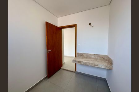 Casa de condomínio à venda com 280m², 4 quartos e 4 vagas Casa de condomínio à venda com 280m², 4 quartos e 4 vagasBanheiro da Suíte 3