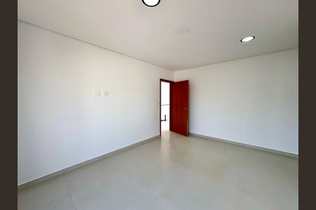 Casa de condomínio à venda com 280m², 4 quartos e 4 vagas Casa de condomínio à venda com 280m², 4 quartos e 4 vagasSuíte 3