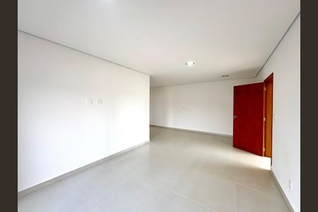 Casa de condomínio à venda com 280m², 4 quartos e 4 vagas Casa de condomínio à venda com 280m², 4 quartos e 4 vagasSuíte 2