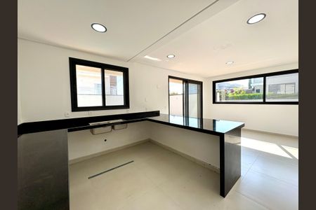 Casa de condomínio à venda com 280m², 4 quartos e 4 vagas Casa de condomínio à venda com 280m², 4 quartos e 4 vagasCozinha