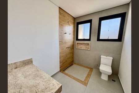 Casa de condomínio à venda com 280m², 4 quartos e 4 vagas Casa de condomínio à venda com 280m², 4 quartos e 4 vagasBanheiro da Suíte 3