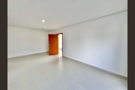 Casa de condomínio à venda com 280m², 4 quartos e 4 vagas Casa de condomínio à venda com 280m², 4 quartos e 4 vagasSuíte 2