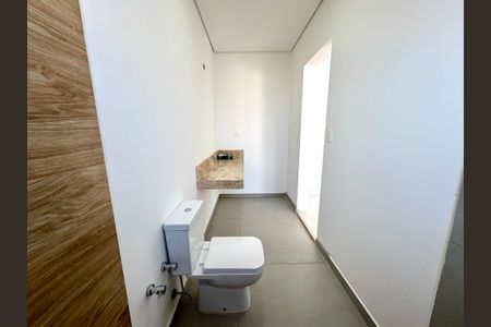 Casa de condomínio à venda com 280m², 4 quartos e 4 vagas Casa de condomínio à venda com 280m², 4 quartos e 4 vagasBanheiro da Suíte 4