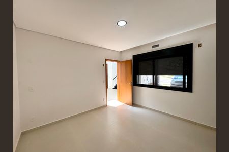 Casa de condomínio à venda com 280m², 4 quartos e 4 vagas Casa de condomínio à venda com 280m², 4 quartos e 4 vagasSuíte 1