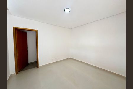 Casa de condomínio à venda com 280m², 4 quartos e 4 vagas Casa de condomínio à venda com 280m², 4 quartos e 4 vagasSuíte 1