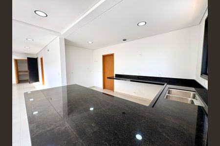 Casa de condomínio à venda com 280m², 4 quartos e 4 vagas Casa de condomínio à venda com 280m², 4 quartos e 4 vagasCozinha