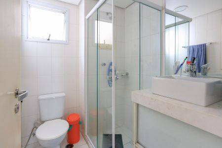 Apartamento à venda com 128m², 3 quartos e 2 vagas Apartamento à venda com 128m², 3 quartos e 2 vagasBanheiro da Suíte 1