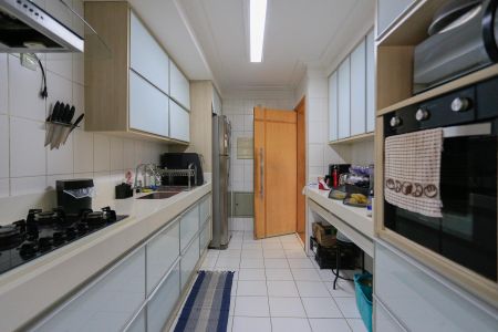 Apartamento à venda com 128m², 3 quartos e 2 vagas Apartamento à venda com 128m², 3 quartos e 2 vagasCozinha