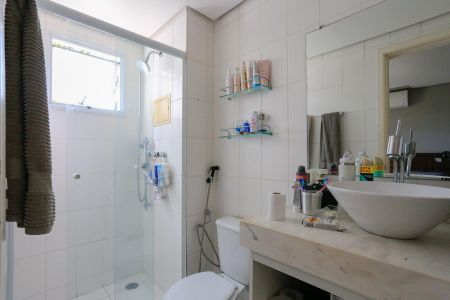 Apartamento à venda com 128m², 3 quartos e 2 vagas Apartamento à venda com 128m², 3 quartos e 2 vagasBanheiro da Suíte 3