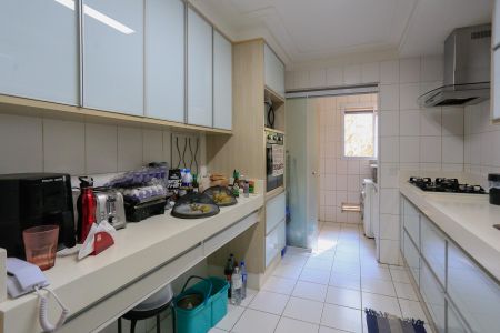 Apartamento à venda com 128m², 3 quartos e 2 vagas Apartamento à venda com 128m², 3 quartos e 2 vagasCozinha