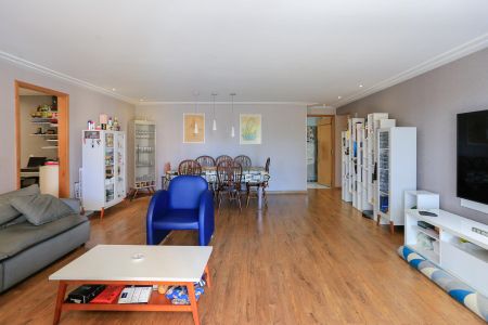 Apartamento à venda com 128m², 3 quartos e 2 vagas Apartamento à venda com 128m², 3 quartos e 2 vagasSala