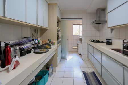 Apartamento à venda com 128m², 3 quartos e 2 vagas Apartamento à venda com 128m², 3 quartos e 2 vagasCozinha