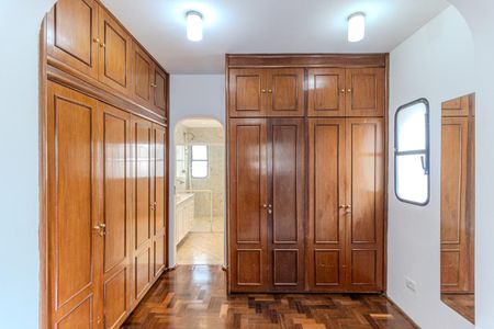 Apartamento à venda com 260m², 4 quartos e 3 vagas Apartamento à venda com 260m², 4 quartos e 3 vagasSuíte