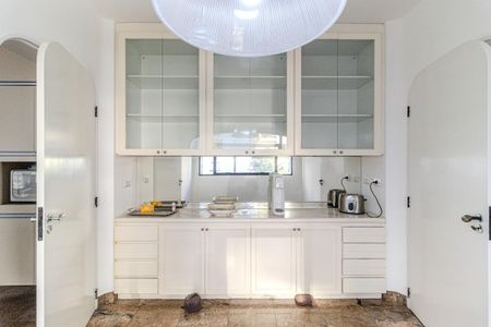 Apartamento à venda com 260m², 4 quartos e 3 vagas Apartamento à venda com 260m², 4 quartos e 3 vagasCopa