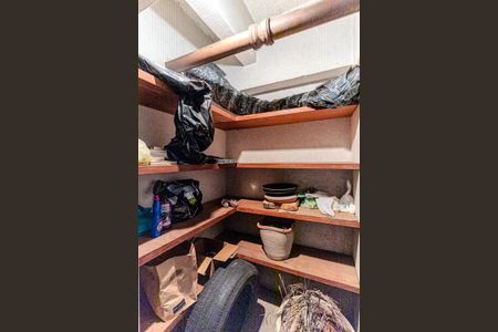 Apartamento à venda com 260m², 4 quartos e 3 vagas Apartamento à venda com 260m², 4 quartos e 3 vagasDepósito