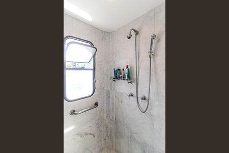 Apartamento à venda com 260m², 4 quartos e 3 vagas Apartamento à venda com 260m², 4 quartos e 3 vagasBanheiro Social