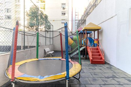 Apartamento à venda com 260m², 4 quartos e 3 vagas Apartamento à venda com 260m², 4 quartos e 3 vagasPlayground