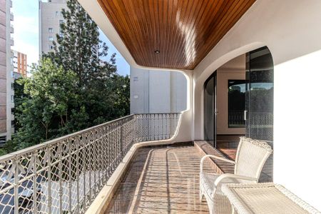 Apartamento à venda com 260m², 4 quartos e 3 vagas Apartamento à venda com 260m², 4 quartos e 3 vagasVaranda