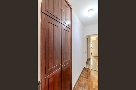 Apartamento à venda com 260m², 4 quartos e 3 vagas Apartamento à venda com 260m², 4 quartos e 3 vagasCorredor