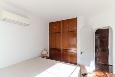 Apartamento à venda com 260m², 4 quartos e 3 vagas Apartamento à venda com 260m², 4 quartos e 3 vagasQuarto 2