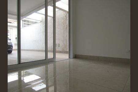 Casa à venda com 145m², 3 quartos e 4 vagasSala