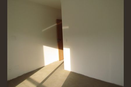 Casa à venda com 145m², 3 quartos e 4 vagasSuíte 2