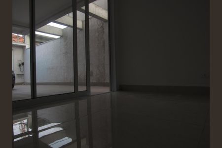 Casa à venda com 145m², 3 quartos e 4 vagasSala