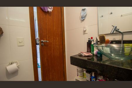 Casa de condomínio para alugar com 150m², 3 quartos e 2 vagas Casa de condomínio para alugar com 150m², 3 quartos e 2 vagasBanheiro da Suíte