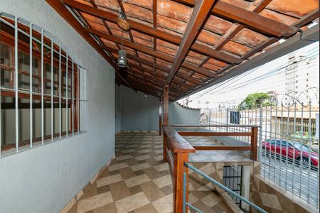 Casa à venda com 187m², 3 quartos e 1 vaga Casa à venda com 187m², 3 quartos e 1 vagaVaranda