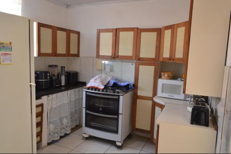 Casa à venda com 200m², 9 quartos e sem vaga Casa à venda com 200m², 9 quartos e sem vagaCozinha