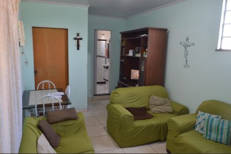 Casa à venda com 200m², 9 quartos e sem vaga Casa à venda com 200m², 9 quartos e sem vagaSala