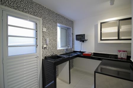 Studio para alugar com 13m², 1 quarto e sem vaga Studio para alugar com 13m², 1 quarto e sem vagaCozinha integrada com Área de Serviço