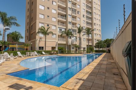 Apartamento à venda com 62m², 3 quartos e 2 vagas Apartamento à venda com 62m², 3 quartos e 2 vagasÁrea comum - Piscina
