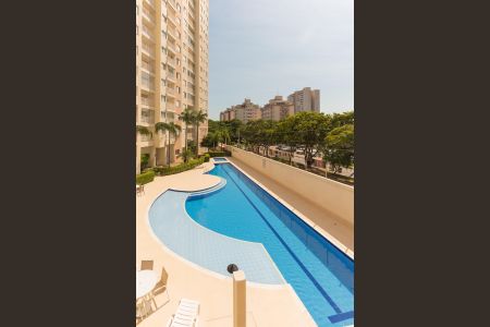 Apartamento à venda com 62m², 3 quartos e 2 vagas Apartamento à venda com 62m², 3 quartos e 2 vagasÁrea comum - Piscina