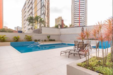 Apartamento à venda com 90m², 3 quartos e 2 vagas Apartamento à venda com 90m², 3 quartos e 2 vagasÁrea comum - Piscina